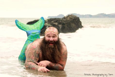 You Will Never See Anything Better Than This Mermaid Dudeoir Photo Shoot Humour, Mermaid Meme, Fat Mermaid, Mermaid Photo Shoot, Mermaid Man, Mermaid Photos, Apple Technology, Dad Bod, Something Interesting