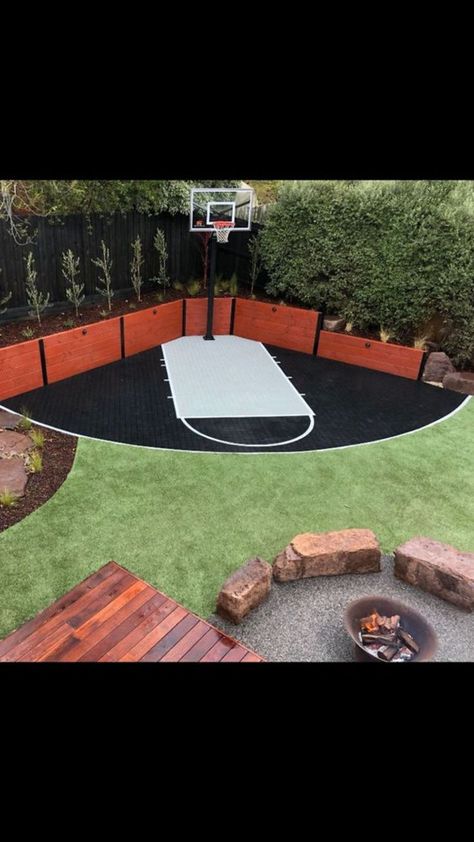 Home Basketball Court, Backyard Sports, Basketball Court Backyard, Backyard Basketball, Court Basketball, Backyard Playground, Backyard Games, Backyard Inspo, Backyard Diy Projects