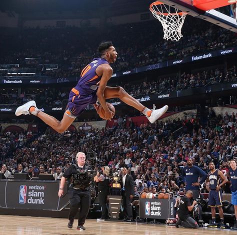 Basketball Quotes, Derrick Jones Jr, Kobe Bryant Dunk, Dunk Contest, Michael Jordan Pictures, Kobe Bryant Pictures, Office Team, Nba Art, Basketball Leagues