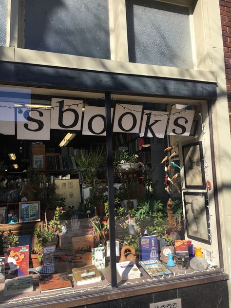 Apartment Above Bookstore, Local Bookstore Aesthetic, Owning A Bookstore Aesthetic, Cute Bookstore Aesthetic, Small Book Store Aesthetic, Bookstore Job Aesthetic, Coastal Bookstore, Bookstore Owner Aesthetic, Used Bookstore Aesthetic