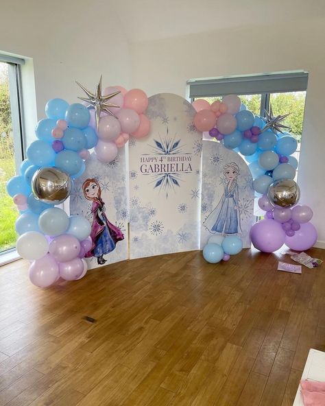 Happy 4th Birthday Gabriella ❄️❄️❄️ This stunning frozen themed birthday party was created with our trio frozen backdrop and an extra 2m x… | Instagram Frozen Back Drop Ideas, Frozen Themed Backdrop, Diy Frozen Party Decorations, Frozen Backdrop Ideas, Frozen Birthday Backdrop, Frozen Party Backdrop, Frozen Theme Party Decorations, Frozen Backdrop, Frozen Party Invitations