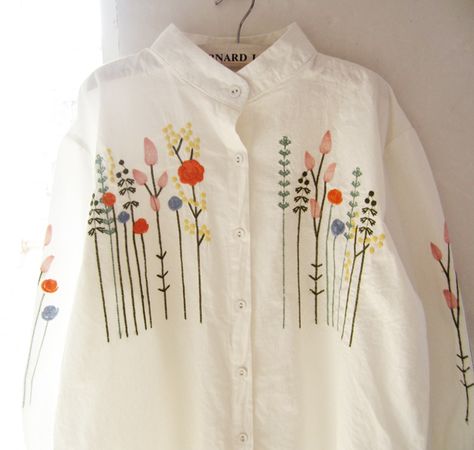 Patchwork, Couture, Embroidery Designs On White Shirt, Floral Embroidery On Shirt, White T Shirt Embroidery Ideas, Embroidery White Dress, Embroidery White Shirt, Embroidered White Shirt, Embroidery On Shirts Ideas