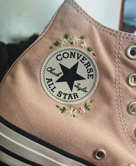 High top pink embroidered converse VSCO Instagram aesthetic Embroidered Converse Aesthetic, Embroidery Converse High Tops, Cute Embroidered Converse, Pink Custom Converse, Custom Converse Embroidery, Converse Aesthetic Embroidery, Embroid Converse, High Top Converse Embroidery, Converse High Tops Embroidered