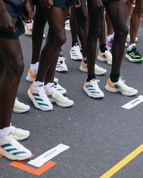 Running For Beginners Aesthetic, Running Photography Aesthetic, People Running Aesthetic, Outfits With Running Shoes, Running Vibes, Running Inspo, Runner Aesthetic, Running Aesthetic, Comfy School Outfits