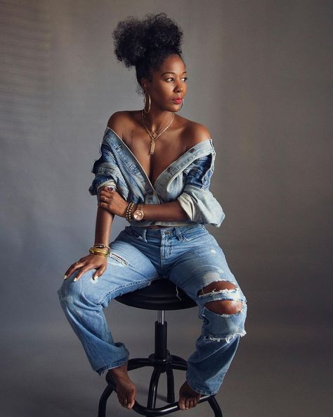 Denim Outfit Photoshoot, Ponytail Weave, Off The Shoulder Top Outfit, Denim Photoshoot, Beautiful Photoshoot Ideas, A Ponytail, Beautiful Photoshoot, Studio Photoshoot, Photography Poses Women