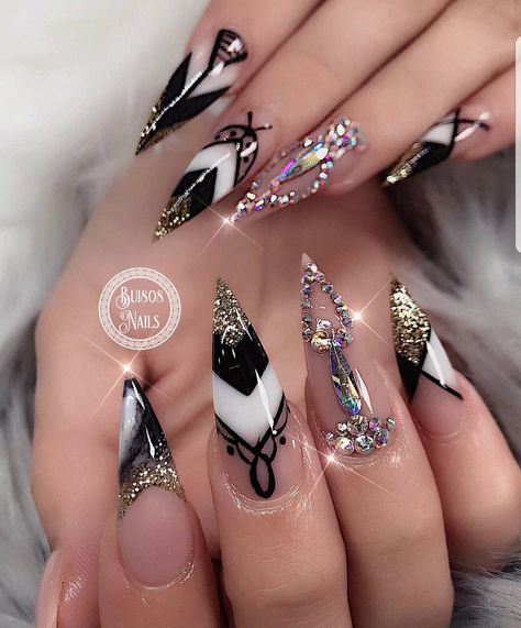 Very nice and clean @bui808_nails Bling Nails, Ongles Bling Bling, Stiletto Nail Art, Stiletto Nails Designs, Lifestyle Change, Hot Nails, Luxury Nails, Fancy Nails, Creative Nails