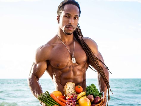 A bodybuilder who's been vegan since 1998 explains how to build muscle on a plant-based diet Body Builder Diet, Vegetarian Bodybuilding, Meal Prep Bodybuilding, Vegan Bodybuilding Diet, Jamaican Food, Muscle Building Diet, Bodybuilding Recipes, Vegan Bodybuilding, Vegan Athletes