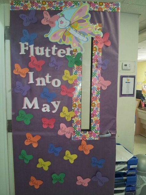 May door ideas May Bulletin Board Ideas Toddlers, Infant Door Ideas, May Door Decorations, May Door Ideas For Classroom, Daycare Door Ideas, Toddler Bulletin Boards, Classroom Bulletin Boards Elementary, Kids Bulletin Boards, Bulletin Boards Theme