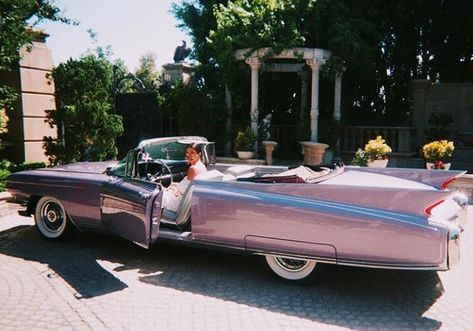 kendall jenner Kendall Jenner Car, Carros Retro, Carros Vintage, Old Vintage Cars, Sport Automobile, Cars Vintage, The Kardashians, Pop Up Camper, Cadillac Eldorado