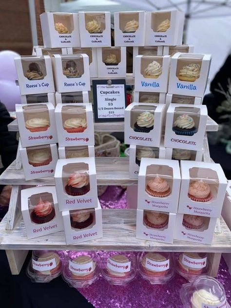 Cupcake Stall Ideas, Bake Sale Pop Up Shop, Vendor Treat Ideas, Cake Vendor Booth Ideas, Cupcake Booth Ideas, Bake Sale Displays Table Ideas, Baking Stall Ideas, Small Bakery Display Ideas, Cake Pop Up Shop Display Ideas