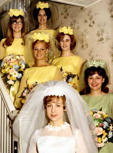 Vintage Wedding Dress 60s, 1960 Wedding Dress, Wedding Dresses 60s, Vintage Bridesmaid Dresses, Vintage Bridesmaids, Bridal Gowns Vintage, Wedding Crashers, Vintage Wedding Photos, Trendy Wedding Dresses