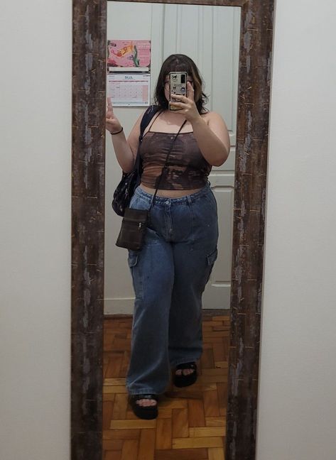 ig @kuroro666666 Outfit Ideas Jeans Aesthetic, Y2k Curvy Fashion, Y2k Jeans Plus Size, Y2k For Plus Size, Plus Size Outfits Aesthetic Summer, Y2k On Plus Size, Outfit Inspo For Plus Size Women, Y2k Aesthetic Plus Size, Y2k Style Plus Size