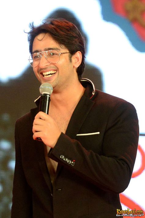 Shaheer Sheikh Saheer Sheikh, Shaheer Sheikh, Vase Crafts, Vintage Bollywood, Missing You So Much, Prince Charming, Cute Love Songs, Tv Stars, My Crush