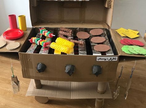 Cardboard Food Stand, Cardboard Pretend Play, Cardboard Food Crafts, Bbq Preschool Activities, Cardboard Crafts Food, Bbq Crafts For Kids, Cardboard Restaurant, Cardboard Food Truck, Craft Ideas With Cardboard