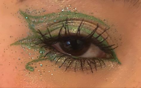 Fantasy Fairy Makeup Look, Mystical Fairy Makeup, Nature Fantasy Makeup, Melanie Martinez Concert Makeup Looks, Trilogy Tour Outfit Ideas Portals, Fairy Garden Makeup Ideas, Light Green And Gold Makeup, Enchanted Forest Eye Makeup, Flora Makeup Look