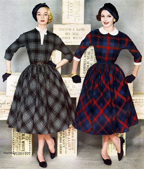 Love the one to the left! 1950s Dresses, 50s Plaid Dress, Sleeves Models, Jean Patchett, Mode Tartan, Vintage Plaid Dress, Cabelo Pin Up, Plaid Dresses, Mode Retro