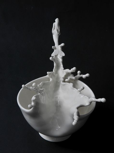 ceramic sculptures Johnson Tsang This piece displays movement. The illusion of splashing liquid moving out in all directions makes it look like it is in motion. Ceramic Sculptures, Johnson Tsang, Steel Sculpture, Pottery Sculpture, Foto Art, Sculpture Installation, Ceramic Design, Abstract Sculpture, Ceramic Artists