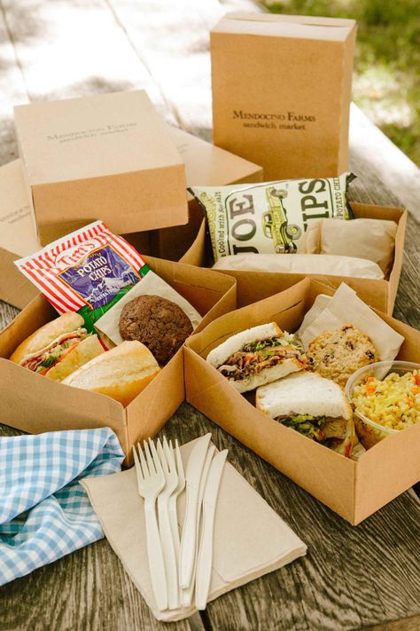 Party Box Lunches for Birthdays to Housewarming Parties Boxed Picnic Lunch, Box Dinner Ideas For Party, Essen, Catering Box Lunch, Food Boxes For Parties, Boxed Lunches Catering, Boxed Lunch Ideas For Adults Party, Lunchbox Party Ideas, Box Lunch Ideas For Party