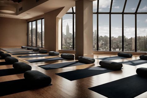 Equinox-Gear-Patrol Luxurious Gym, Yoga Studio Interior, Equinox Fitness, Equinox Gym, Luxury Fitness, Luxury Gym, Yoga Studio Design, Fitness Boutique, Wellness Studio