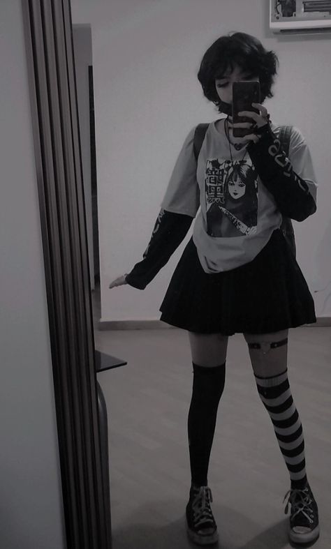 Femboy Aesthetic Outfit, Femboy Style Outfit, Grunge Outfits Feminine, Grunge Outfits Shorts, Alt Feminine Outfits, Stile Grunge Outfit, Femboy Aestethic Outfit, Emo Femboy Outfits, Femboy Outfits Ideas Cute