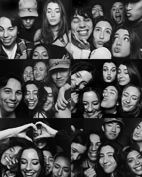 Friends In Photo Booth, Friends Photobooth Ideas, Mac Book Photobooth Aesthetic, Circle Of Friends Picture, Photo Ideas For Friends Group, Photobooth Aesthetic Friends, Photobooth Pictures Friends, Photobooth Pictures With Friends, Photobooth Ideas Friends