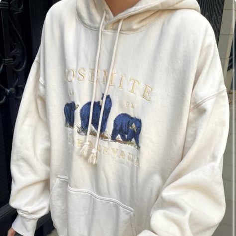 Soft, Oversized Fit Hoodie In Ivory With Drawstrings, A Kangaroo Pocket And The Yosemite 1991 Sierra Nevada Graphic Embroidered In Ivory And Navy Blue On The Chest. Fabrics: 70% Cotton, 30% Polyester Measurements: 28" (71 Cm) Length, 25" (64 Cm) Bust Made In: China Nwt Cute Streetwear, Bear Embroidery, Printing Fabric, Y2k Hoodie, Bear Hoodie, Style Grunge, Large Sweaters, Oversized Hoodie, Sierra Nevada