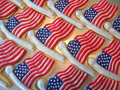 Desserts For Memorial Day, American Flag Cookies, Patriotic Sugar Cookies, Flag Cookies, Patriotic Cookies, Patriotic Desserts, Blue Cookies, Iced Sugar Cookies, 4th Of July Desserts