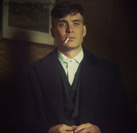 Peeky Blinders, Cillian Murphy Tommy Shelby, Peaky Blinders Series, Peaky Blinders Wallpaper, Red Right Hand, Peaky Blinders Thomas, Peaky Blinders Tommy Shelby, Peaky Blinders Quotes, Cillian Murphy Peaky Blinders