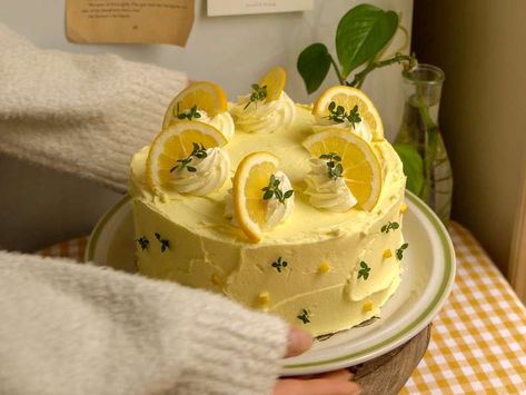 If Summer was a cake, this would be it 🍋☀️✨It’s fluffy, tart, creamy and most importantly…not too sweet! Lemon sponge recipe is adapted from https://www.recipetineats.com/lemon-cake-with-lemon-frosting/ Cottagecore Tiktok, Lemon Cake With Lemon Curd, Mascarpone Whipped Cream, Cake With Lemon Curd, Yellow Birthday Cakes, Whipped Cream Recipe, Winter In Australia, Cakes Pastries, Lemon Frosting