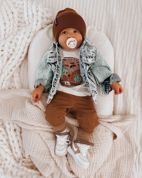 6 Month Old Outfits Boys, Baby Boy Outfits 0-3 Months, Cute Baby Photos Newborns, Boho Baby Boy Outfits, Baby Style Boy, Cute Baby Outfits For Boys, Boy Baby Outfits, Fall Boy Outfits, Baby Boy Newborn Outfits