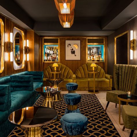 Two Times Elliott dialed in glossy marble floors, brass accoutrement, and velvet for days, creating Insta-worthy hideout, Disrepute Architecture Restaurant, Yabu Pushelberg, Bar Interior Design, Luxury Bar, Bar Interior, Lounge Design, Bar Design Restaurant, Soho House, Lounge Decor