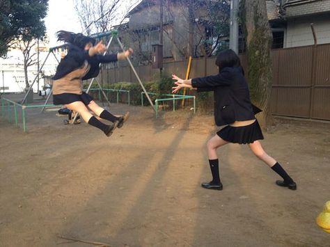 Faking Anime Fight Scenes is Emerging As a Fun Photo Fad in Japan Funny Poses, 일본 패션, 사진 촬영 포즈, 웃긴 사진, Poses References, Human Poses, Japanese Aesthetic, صور مضحكة, Friend Photoshoot