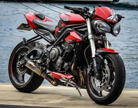 @jaeger_brain's Triumph Street Triple 660 S... Triumph Street Triple Custom, Naked Bikes, Custom Bikes Cafe Racers, Motorbike Clothing, Triumph Motorcycle, Speed Triple, Triumph Street Triple, Triumph Bikes, Street Triple