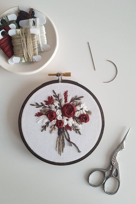 Stitches Design, Broderie Simple, Pola Bordir, Ideas Embroidery, Hand Embroidery Patterns Flowers, Floral Embroidery Patterns, Hand Embroidery Videos, Patterns Embroidery, Hand Embroidery Projects