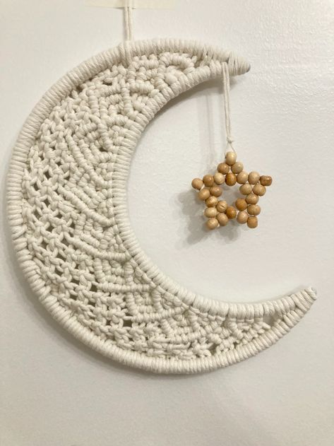 Moon And Star Macrame, Ramadan Macrame Decorations, Ramadan Crochet Ideas, Crochet Ramadan Decoration, Macrame Moon Wall Hangings, Macrame Ramadan, Ramadan Macrame, Crochet Mirror Frame, Star Macrame