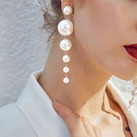 Beautiful and elegant simulated pearl long earrings. Get yours at zodeys.com with #free shipping #worldwide 🌏  #pearl #earrings #elegant #women #girls #tbt Diy Pearl Earrings, Simple Pearl Earrings, Pearl Earrings Designs, Long Pearl Earrings, Wedding Pendant, Cheap Jewelry, Pearl Stud Earrings, Pearl Drop Earrings, Schmuck Design