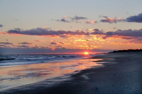 Sound Of Waves, Ocean Waves Painting, Sunset On The Beach, The Sound Of Waves, Beach Scenery, Waves Crashing, Cottage Charm, Sunset Sea, Wave Painting