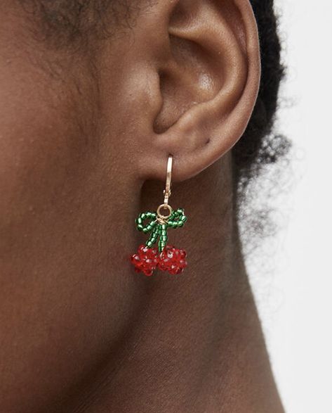 Fimo, Diy Aretes Aesthetic, Strawberry Beaded Earrings, Indian Inspired Jewelry, Diy Christmas Earrings, Metal Art Jewelry, Creative Necklace, Diy Friendship Bracelets Patterns, Funky Earrings