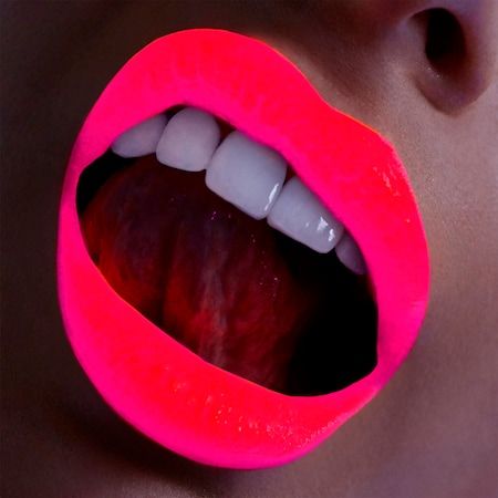 Balayage, Neon Lipstick, Neon Lips, Pink Lip Color, Hot Pink Lipsticks, Hot Pink Lips, Natural Blush, Pink Lip Gloss, Lip Paint