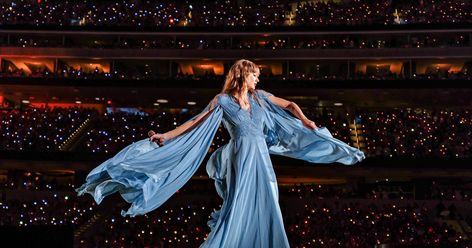 Taylor Swift Blue Outfit Eras Tour, Taylor Swift Blue Dress Eras Tour, Eras Tour Blue Dress, Folklore Blue Dress, Blue Folklore Dress Eras Tour, Taylor Swift Blue Folklore Dress, Taylor Swift Windows Wallpaper, Blue Folklore Dress, Taylor Folklore Dress