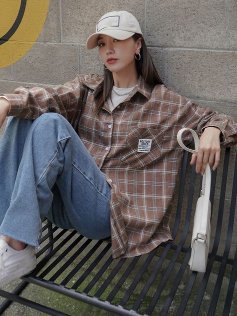 Check T Shirt For Women, Women Checked Shirt Outfit, Outfits With Shirts Aesthetic, Brown Flannel Shirt Outfit, Brown Checkered Shirt Outfit, Brown Check Shirt Outfit, Fall Outfits With Flannels, Brown Plaid Shirt Outfit, Plaid Shirts Women Outfit