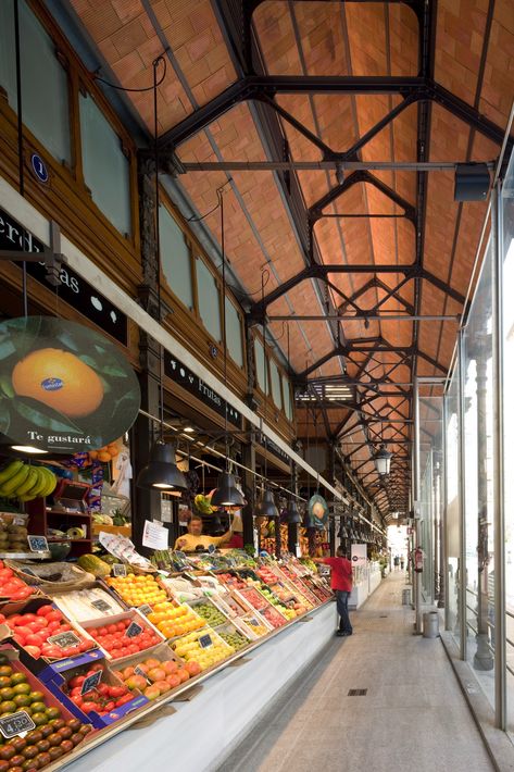 Food Court Design, Architecture Restaurant, Madrid Travel, Traditional Market, Public Market, Adaptive Reuse, Food Hall, Food Court, Market Shopping