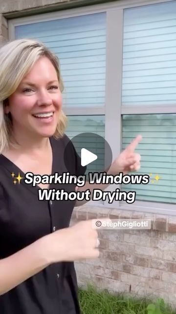 Bruce Gotlieb on Instagram: "Repost from @stephgigliotti • Want to clean your windows as effortlessly as possible? This is for you! #cominghomewithbruce #springcleaning #cleaningtips #howtocleanwindows #cleaninghacks #homesweethome #cleaningmadesimple #cleaningmadeeasy #sparkleandshine" Vinegar And Water Window Cleaner, Cleaning Outside Windows Best Way To, Diy Window Cleaner Streak Free, Wash Outside Windows, Best Window Washing Solution, Household Tips And Tricks, Outdoor Window Cleaner Homemade, Diy Window Cleaner For Outside, Windows Cleaning Tips