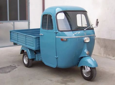 Piaggio Ape USA Microcar, Petit Camping Car, Vespa Ape, Three Wheeled Car, Piaggio Ape, Tiny Cars, Piaggio Vespa, Food Truck Design, Vespa Vintage