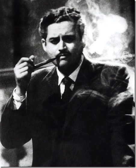 Guru Dutt - Director Tumblr, Pablo Neruda, Guru Dutt, Bollywood Retro, Royal Family Pictures, Retro Bollywood, Film Icon, Bollywood Photos, Vintage Icons