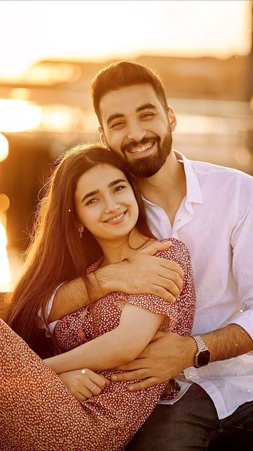 Pre Wedding Shoot Ideas Jaipur, Lover Couples Pics, Couple Picture Ideas Instagram Story, Photography Poses Couples, Couples Candid Photography, Wedding Photos Ideas, Wedding Pictures Ideas, Poses For Couples, Photography Typography