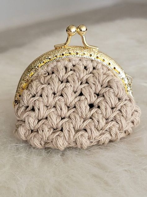 Crochet Clasp Purse Pattern Free, Crochet Clasp Coin Purse Free Pattern, Crochet Clasp Purse, Crochet Coin Purse Pattern, Coin Purse Crochet, Coin Purse Crochet Pattern, Crochet Mini Bag, Purse Patterns Free, Crochet Tote Pattern