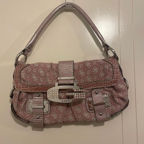 Vintage 2000s pink guess shoulder bag must sell 2000s Guess Bag, Guess 2000s Bag, 2000s Bags Aesthetic, Guess Bags Vintage, 2000s Shoulder Bag, 2000s Handbags, Vintage Guess Bag, Guess 2000s, Bags 2000s