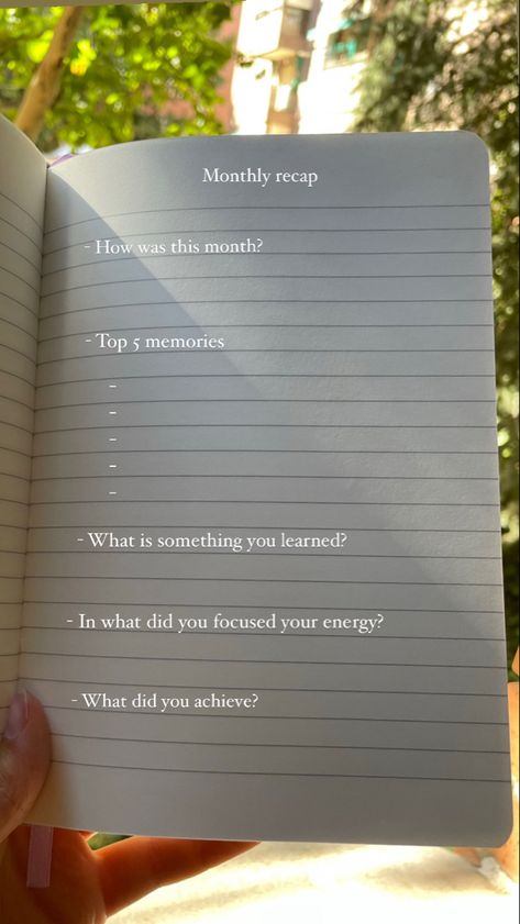 Self Reflection Journal Aesthetic, 1 Year Journal Ideas, Question For Journal, Monthly Journal Questions, Personal Journaling Ideas, 100 Day Journal Challenge, Goals Journaling Ideas, Motivational Journal Ideas Goal Settings, Person Journaling Aesthetic