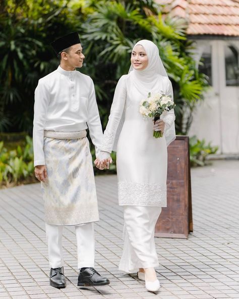 Malaysia Wedding Dress Hijab, Baju Akad Nikah Muslim Simple, Simple Nikah Outfit, Gaun Akad Nikah Muslim, Wedding Malaysia Muslim, Baju Akad Melayu, Dress Akad Nikah Muslimah, Baju Akad Nikah Muslim, Melayu Wedding Dress